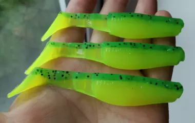 Яркая флуо двухцветочка от Владимира Игуменова.